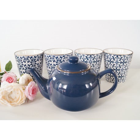 Stylish Mosaic blue and white Decorative mugs set of 4 and teapot